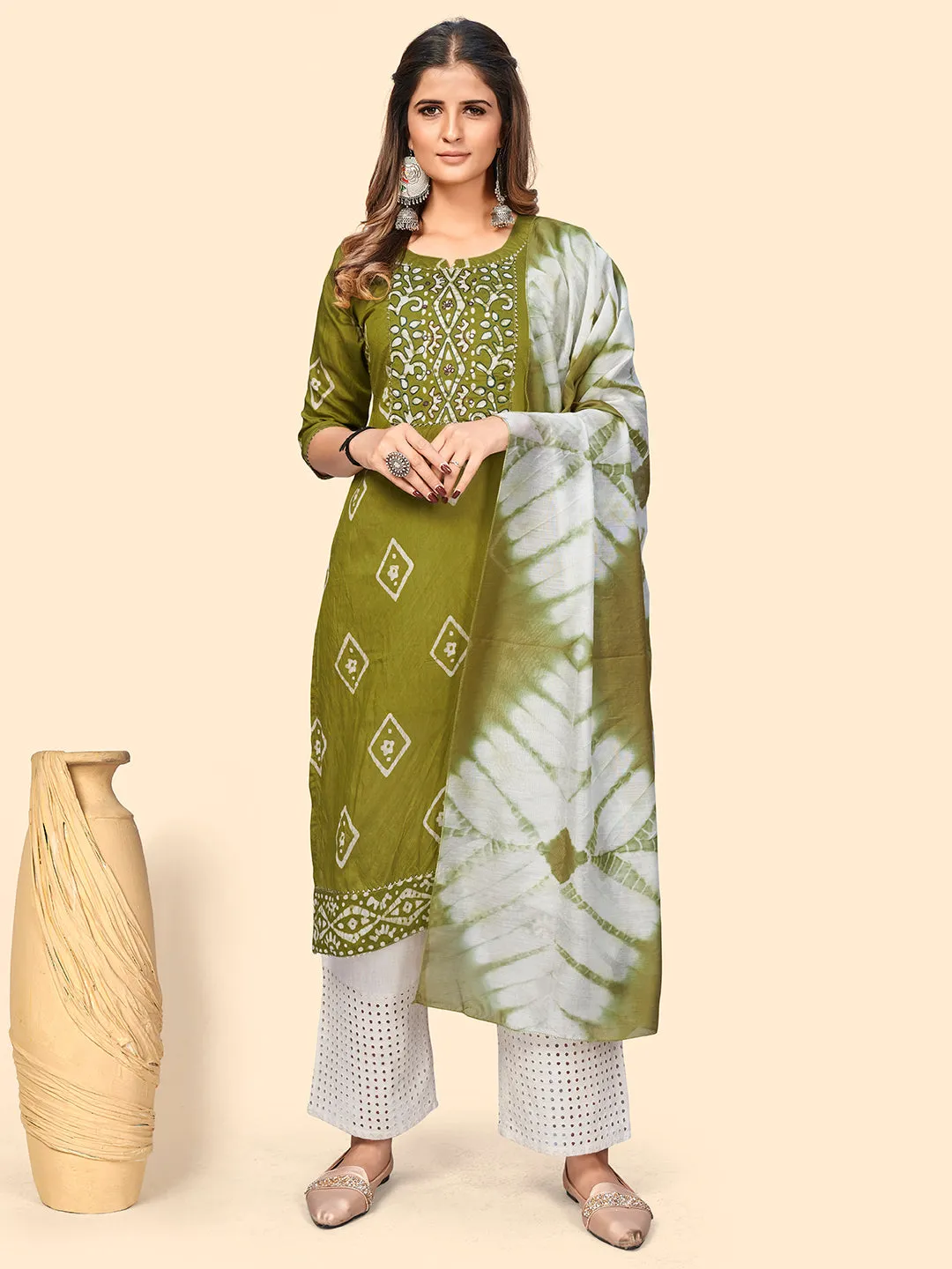 Women'S Batik Print & Mirror Straight Chanderi Parrot Green Stitched Kurta With Dupatta