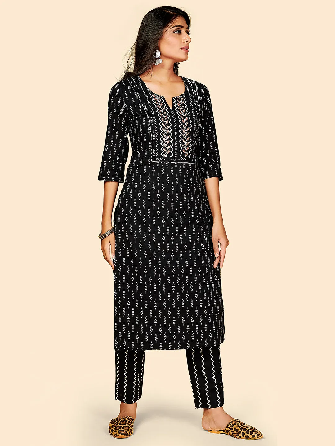 Women'S Printed & Embroidered Straight Cotton Black Stitched Kurta Pant With Dupatta